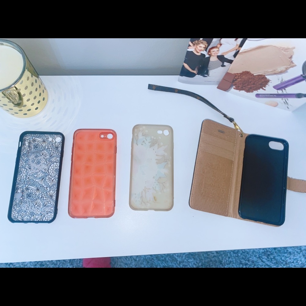 iPhone 7 cases Bundle - Picture 2 of 4